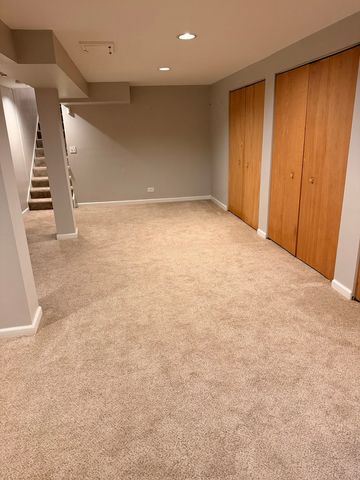 310 Chesterfield Lane, Vernon Hills, IL 60061