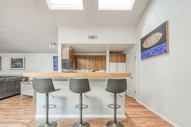 345 Sylmar Avenue, Clovis, CA 93612