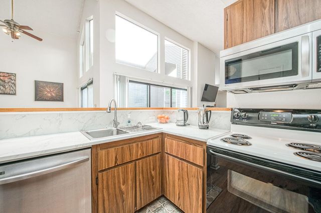 345 Sylmar Avenue, Clovis, CA 93612