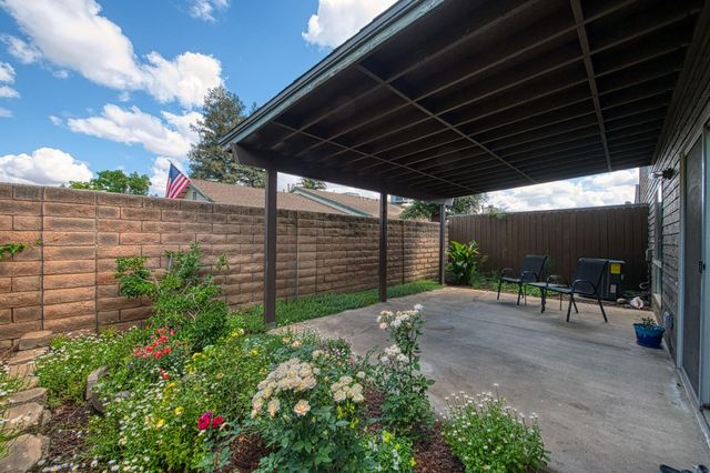 345 Sylmar Avenue, Clovis, CA 93612