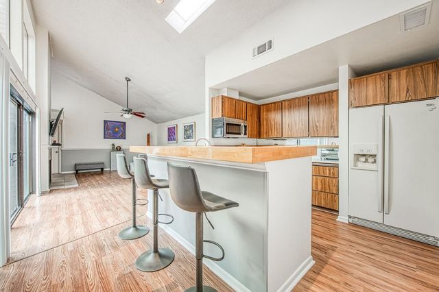 345 Sylmar Avenue, Clovis, CA 93612