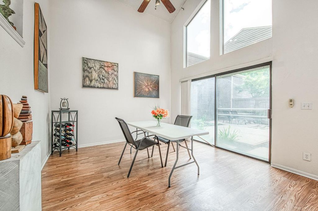 Image 16 of property listing at 345 Sylmar Avenue, Clovis, CA 93612