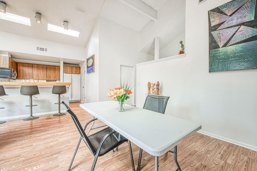 Image 18 of property listing at 345 Sylmar Avenue, Clovis, CA 93612