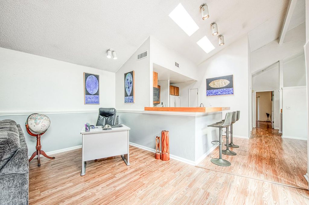 Image 8 of property listing at 345 Sylmar Avenue, Clovis, CA 93612