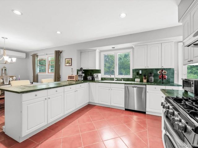7 Sharon Avenue, East Setauket, NY 11733