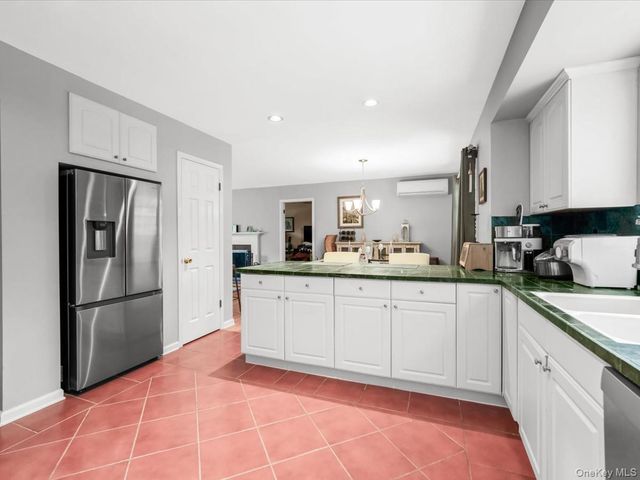 7 Sharon Avenue, East Setauket, NY 11733