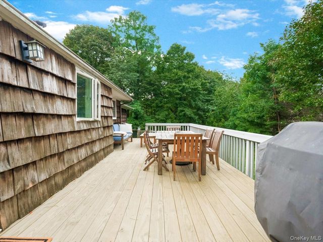 7 Sharon Avenue, East Setauket, NY 11733
