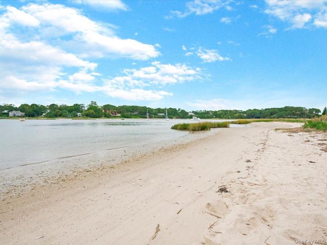 7 Sharon Avenue, East Setauket, NY 11733