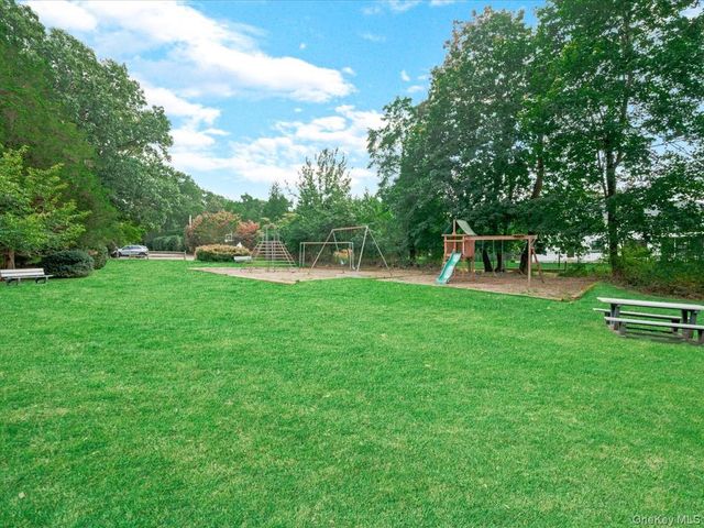 7 Sharon Avenue, East Setauket, NY 11733
