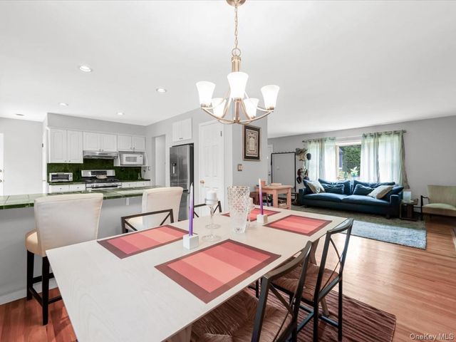 7 Sharon Avenue, East Setauket, NY 11733