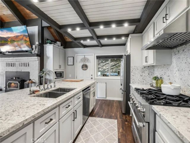 1147 Twin Lakes, Wrightwood, CA 92397