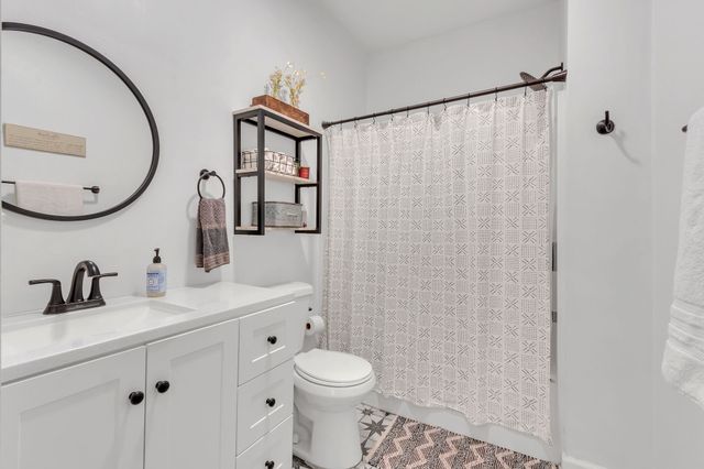 105 Riverside Dr, Columbia, TN 38401