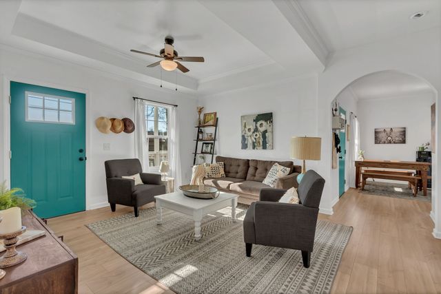 105 Riverside Dr, Columbia, TN 38401