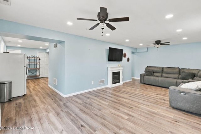 5103 Fox Run Rd, Buckner, KY 40010