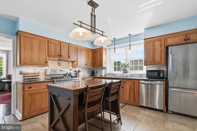 1242 GORDON RD, Jenkintown, PA 19046
