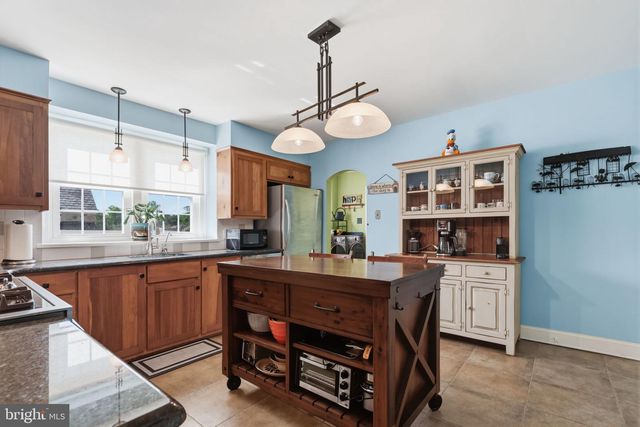 1242 GORDON RD, Jenkintown, PA 19046