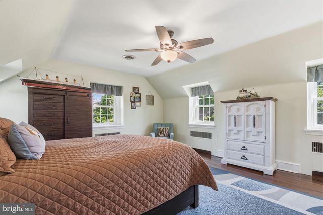 1242 GORDON RD, Jenkintown, PA 19046