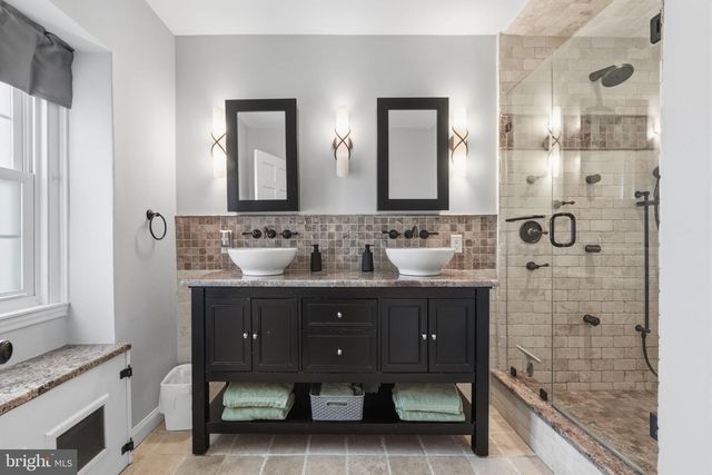 1242 GORDON RD, Jenkintown, PA 19046
