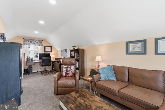 1242 GORDON RD, Jenkintown, PA 19046