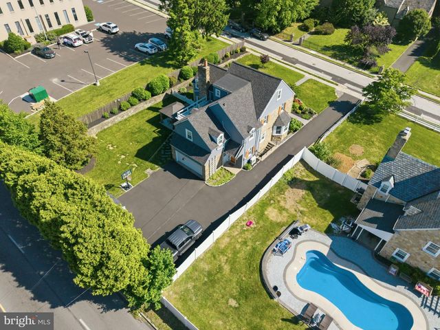 1242 GORDON RD, Jenkintown, PA 19046