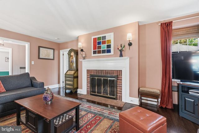 1242 GORDON RD, Jenkintown, PA 19046