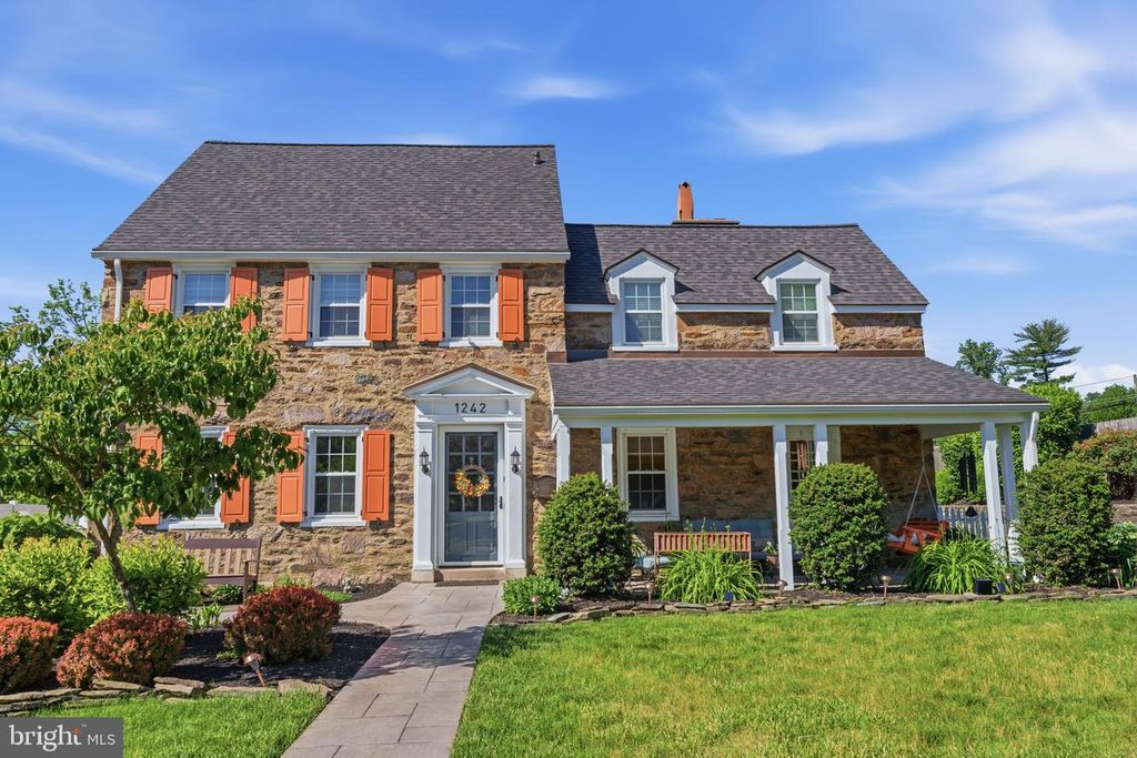 1242 GORDON RD, Jenkintown, PA 19046