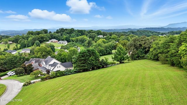 430 Summerhill Drive, Kodak, TN 37764