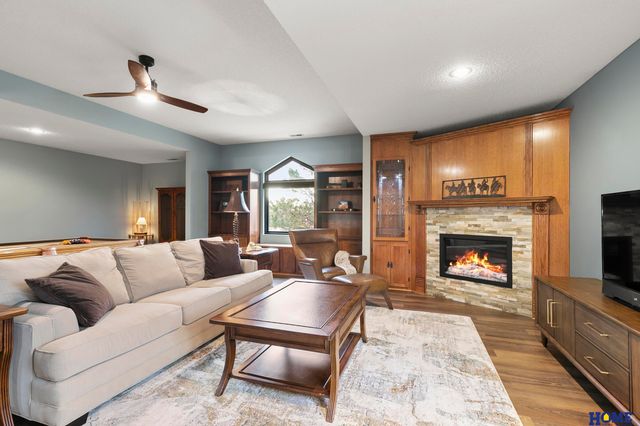 2212 S 96th Road, Firth, NE 68358