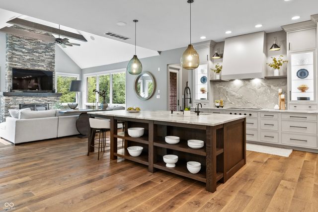 10704 Club Chase, Fishers, IN 46037