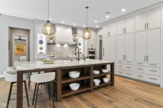 10704 Club Chase, Fishers, IN 46037