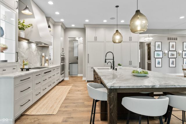 10704 Club Chase, Fishers, IN 46037