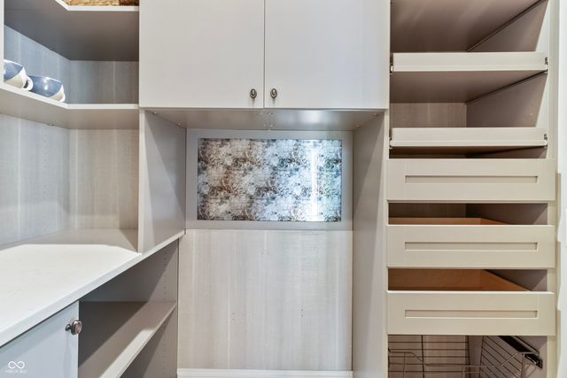 10704 Club Chase, Fishers, IN 46037