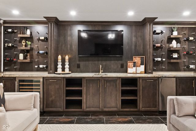 10704 Club Chase, Fishers, IN 46037