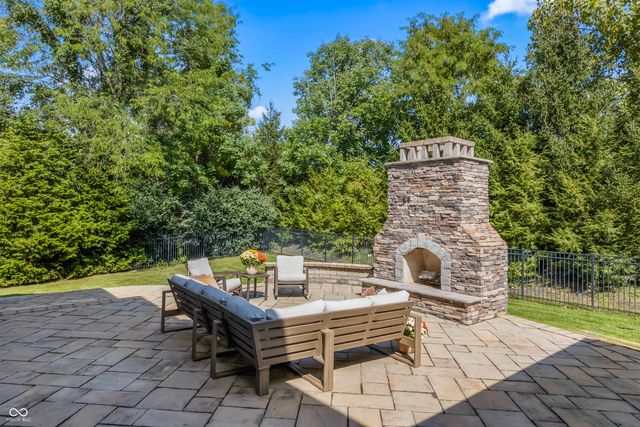 10704 Club Chase, Fishers, IN 46037