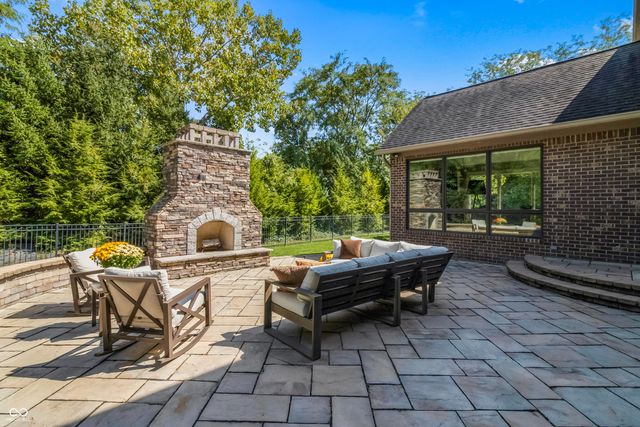 10704 Club Chase, Fishers, IN 46037