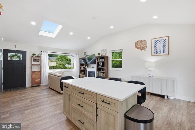 14 WARDMAN AVE, Ewing, NJ 08638