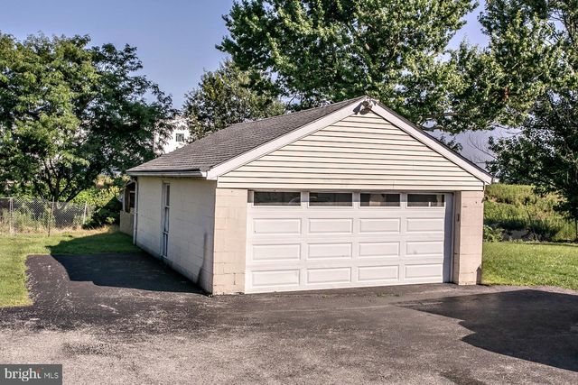 2916 WHITEHALL RD, Norristown, PA 19403