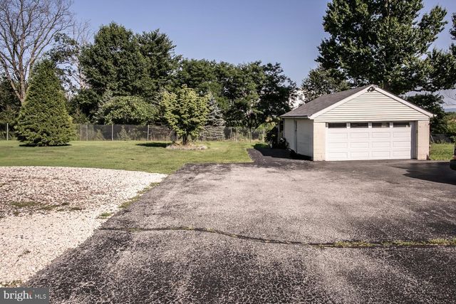 2916 WHITEHALL RD, Norristown, PA 19403