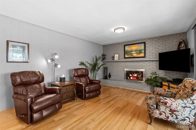 1425 Shankin Drive, Wolverine Lake, MI 48390