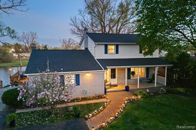 1425 Shankin Drive, Wolverine Lake, MI 48390