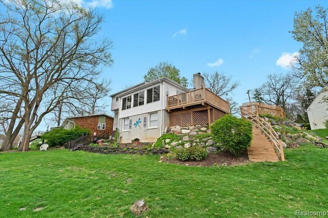 1425 Shankin Drive, Wolverine Lake, MI 48390