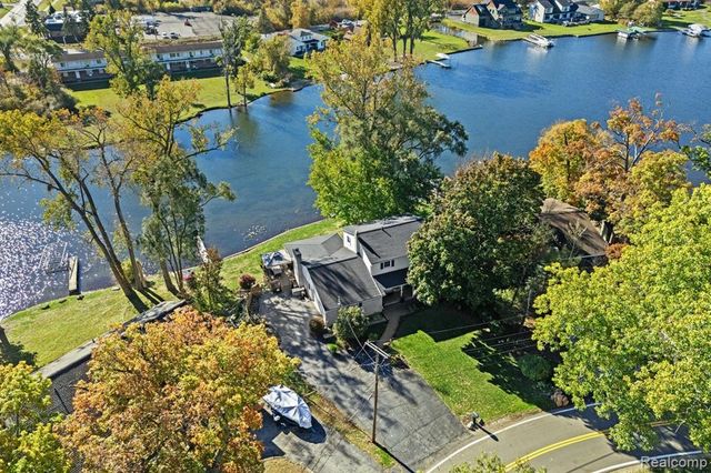 1425 Shankin Drive, Wolverine Lake, MI 48390