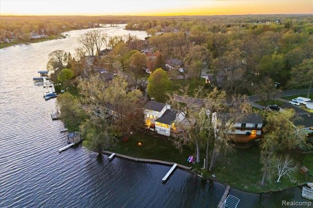 1425 Shankin Drive, Wolverine Lake, MI 48390