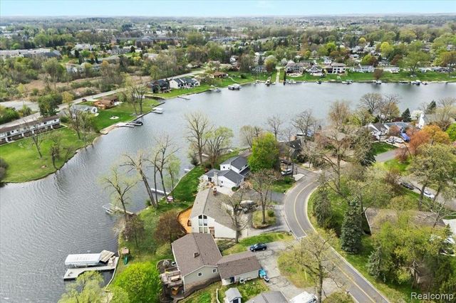 1425 Shankin Drive, Wolverine Lake, MI 48390