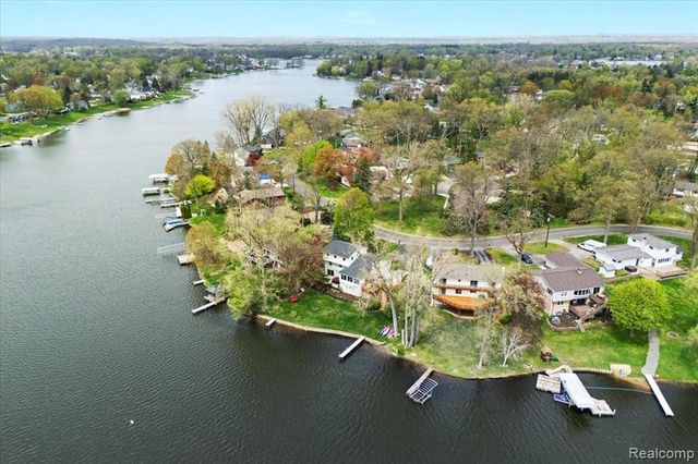 1425 Shankin Drive, Wolverine Lake, MI 48390