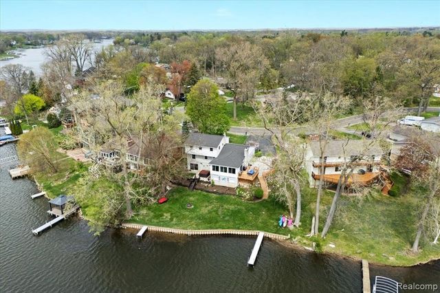 1425 Shankin Drive, Wolverine Lake, MI 48390