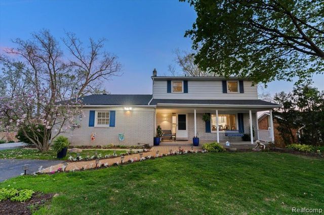 1425 Shankin Drive, Wolverine Lake, MI 48390