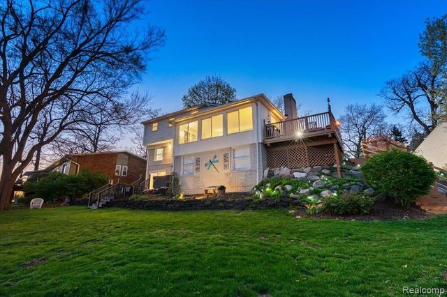 1425 Shankin Drive, Wolverine Lake, MI 48390