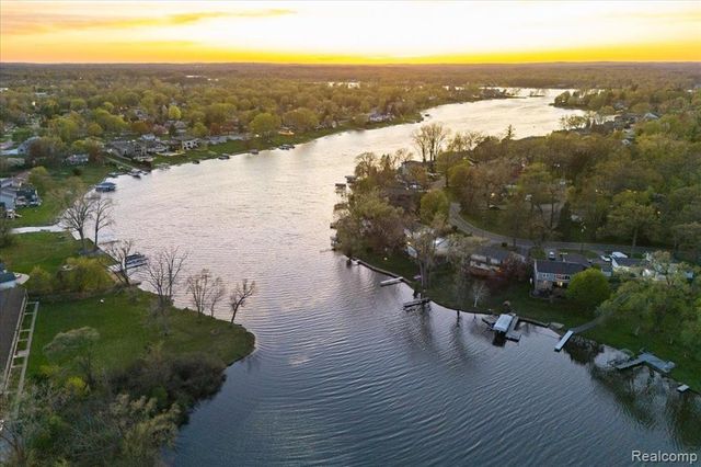 1425 Shankin Drive, Wolverine Lake, MI 48390