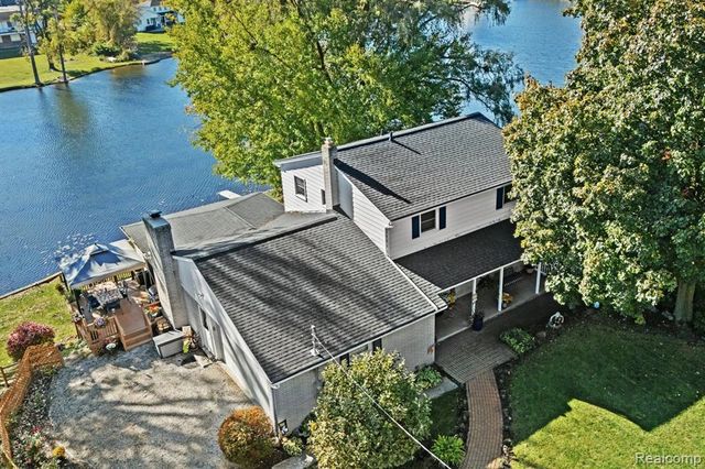1425 Shankin Drive, Wolverine Lake, MI 48390